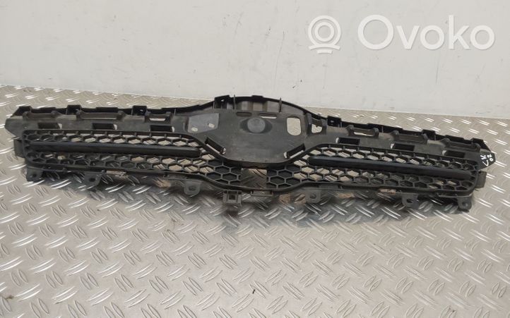 Toyota Corolla Verso AR10 Grille calandre supérieure de pare-chocs avant 531110F030