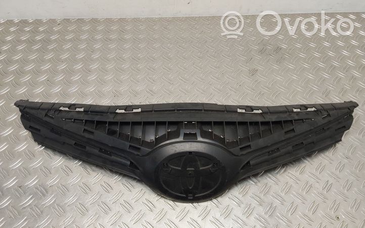 Toyota Avensis T270 Grille calandre supérieure de pare-chocs avant 5311405120