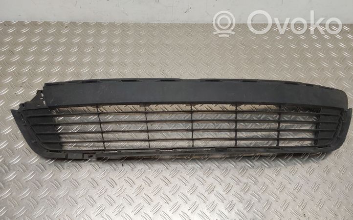 Toyota Yaris Etupuskurin alempi jäähdytinsäleikkö 531120D210