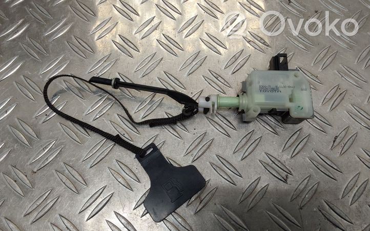 Toyota Avensis T270 Stellmotor Tankdeckel Tankklappe 7703005030