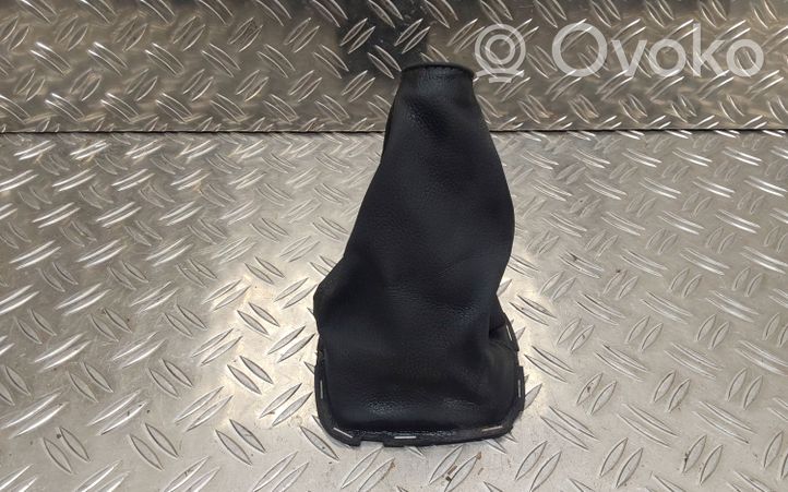 Toyota Yaris Revêtement pommeau de levier de vitesses cuir 588420D140