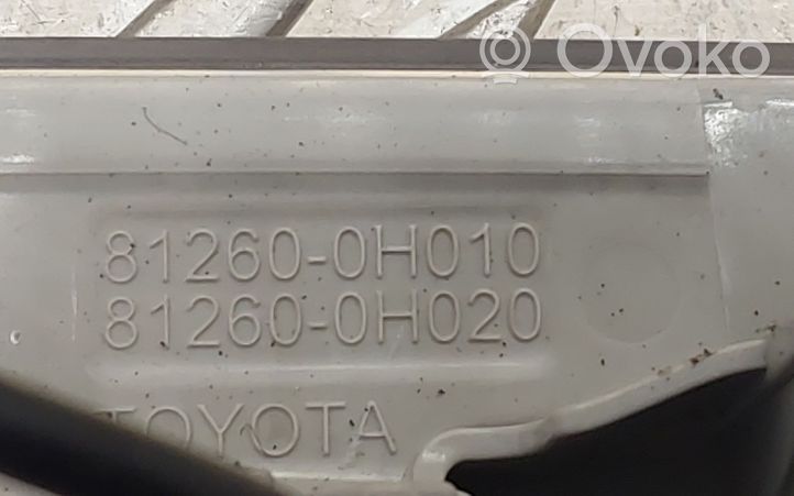 Toyota Aygo AB40 Éclairage lumière plafonnier avant 812600H010
