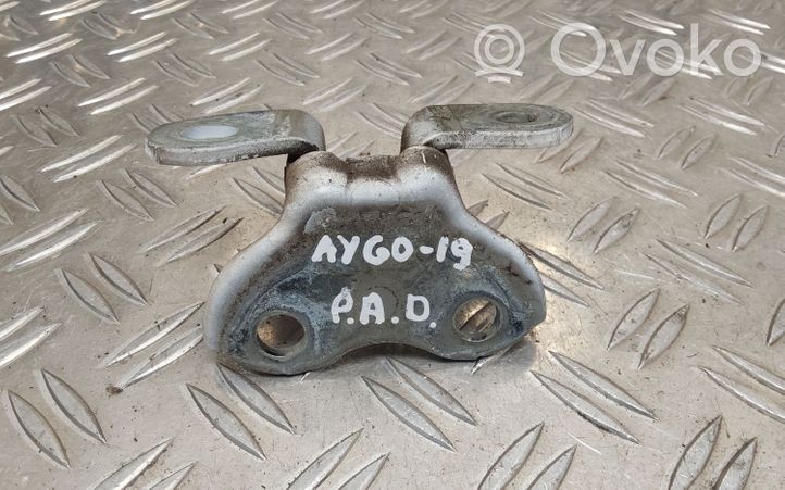 Toyota Aygo AB40 Front door lower hinge 