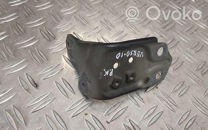 Toyota Verso Fender mounting bracket 