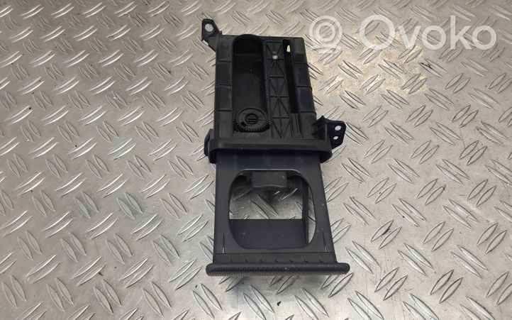 Toyota Urban Cruiser (XP110) Cup holder 5562052060