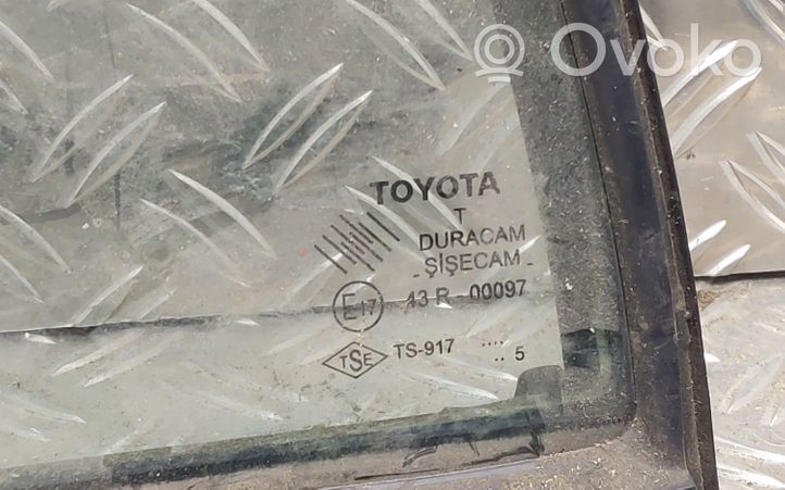 Toyota Corolla E120 E130 Mažasis "A" galinių durų stiklas 43R00097