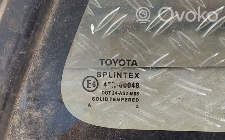 Toyota Corolla E120 E130 Szyba karoseryjna tylna 43R00048