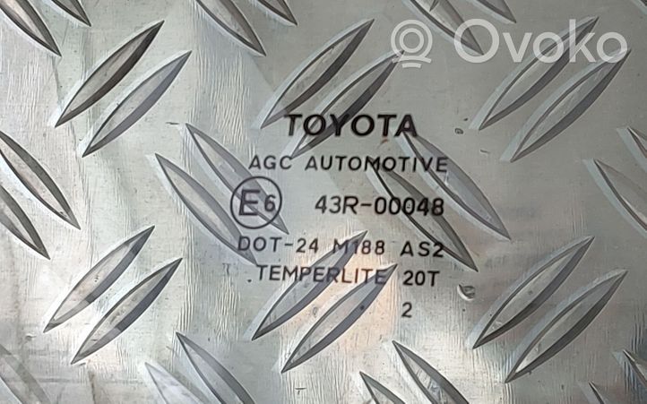 Toyota Yaris Vitre de fenêtre porte arrière 43R00048