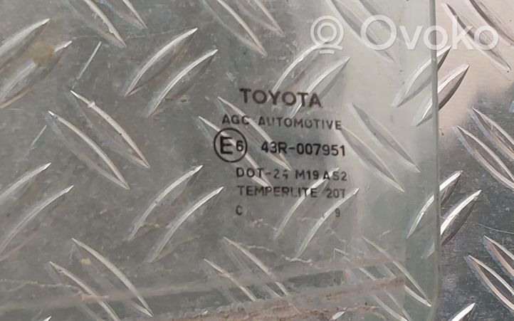 Toyota Yaris Vitre de fenêtre porte arrière 43R007951