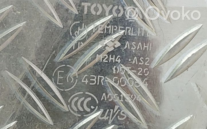 Toyota Prius (XW30) Front door window glass four-door 43R00034