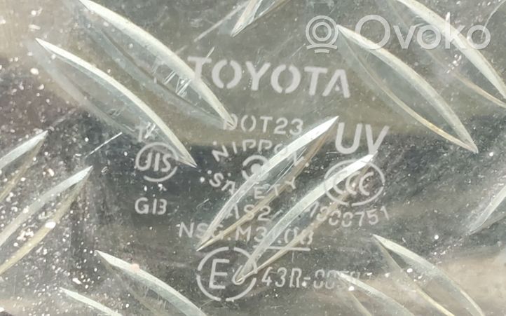 Toyota Prius (NHW20) Szyba karoseryjna tylna 43R05834