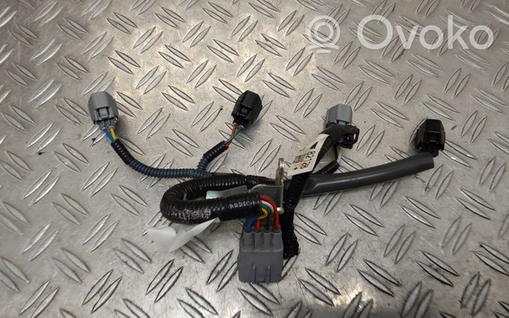 Toyota C-HR Faisceau de fils d'injecteur de carburant 8212412170