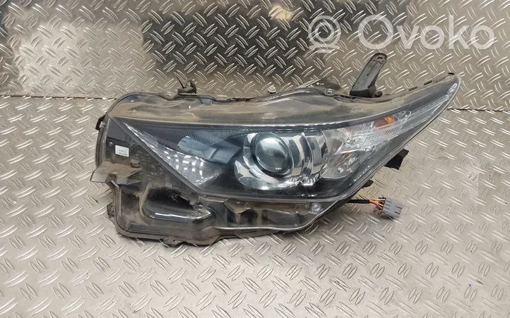 Toyota Auris E180 Phare frontale 8115002K30