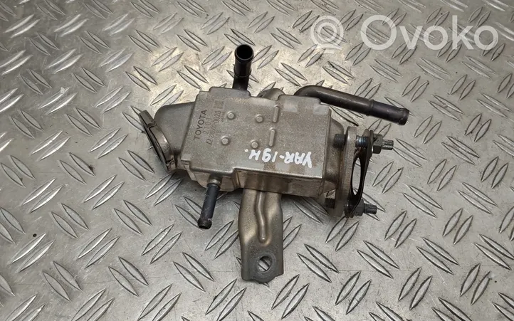 Toyota Yaris Refroidisseur de vanne EGR 2205000020