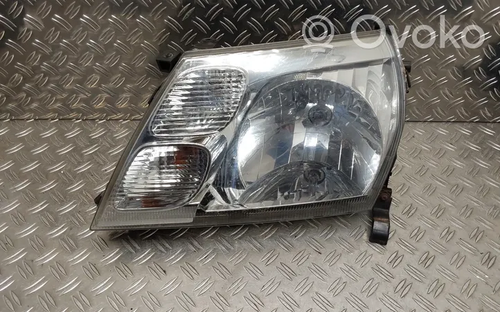 Toyota Hiace (H200) Lampa przednia 