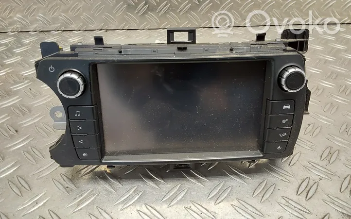 Toyota Yaris Panel / Radioodtwarzacz CD/DVD/GPS 861400D220