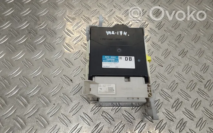 Toyota Yaris Module de fusibles 892210D470