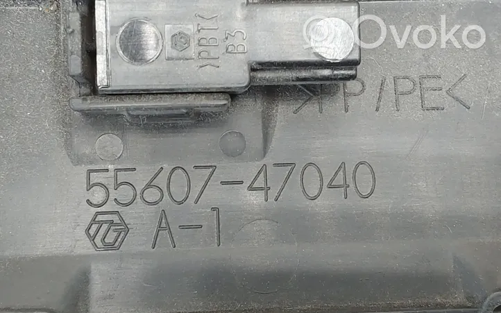 Toyota Prius (XW30) Inny element deski rozdzielczej 5560747040