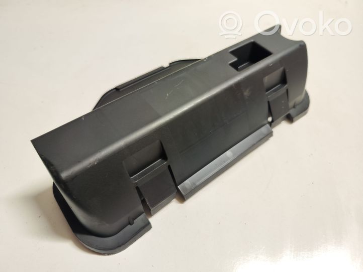 Audi A4 S4 B9 Staffa supporto del triangolo d’emergenza 8W5827569