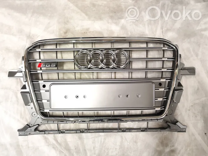 Audi Q5 SQ5 Grotelės viršutinės 