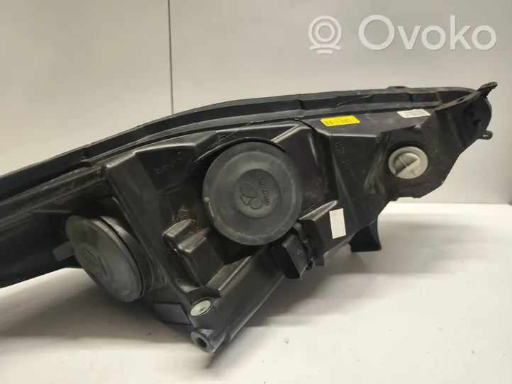 Ford Fiesta Priekšējais lukturis C1BB13W030Ch