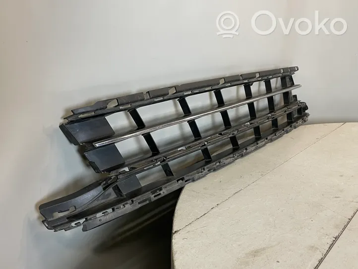 Volkswagen PASSAT B8 Grille inférieure de pare-chocs avant 3G0853671