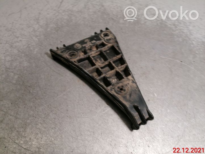 Audi A4 S4 B5 8D Staffa di rinforzo montaggio del paraurti anteriore 8D0807283