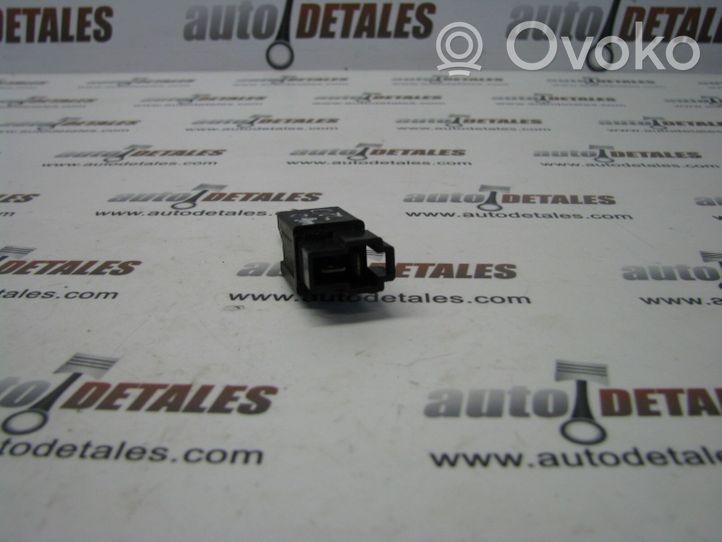 Mitsubishi Outlander Clutch pedal sensor 