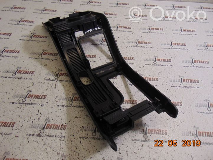 Mercedes-Benz A W169 Rivestimento freno a mano A1696800607