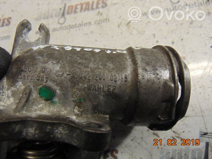 Mercedes-Benz R W251 Termostaatin kotelo A6422000215