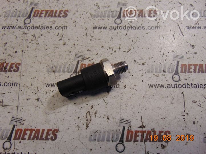 Mercedes-Benz E W210 Sensore di pressione del carburante A0041531528