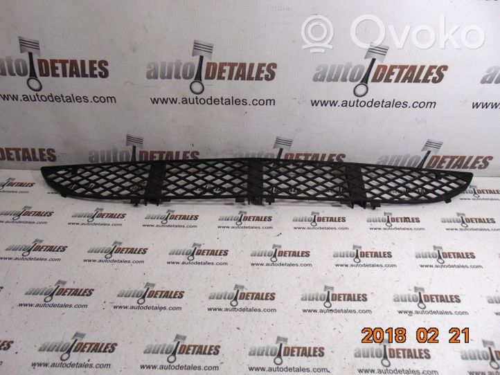 Mercedes-Benz E W210 Grille inférieure de pare-chocs avant A2108850053