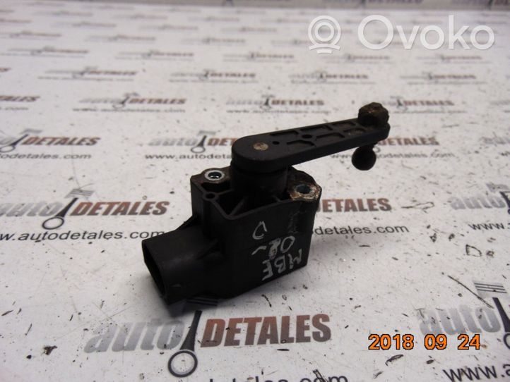 Mercedes-Benz E W211 Sensore di livello faro/fanale A0105427717