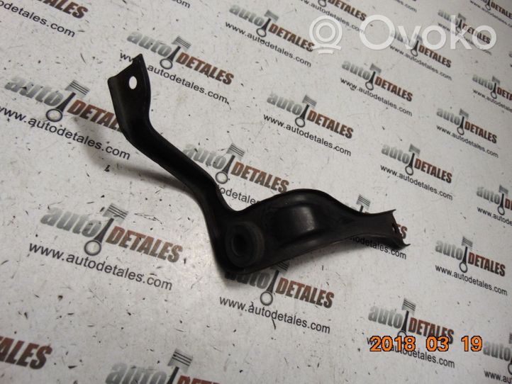 Honda CR-V Radiator mount bracket 