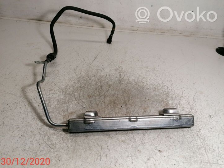 Toyota Prius (XW30) Listwa wtryskowa 2325037010