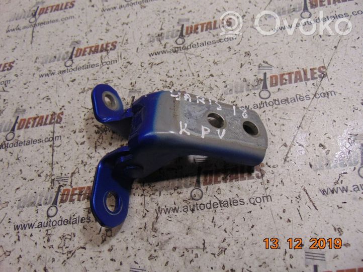 Toyota Yaris Front door upper hinge 