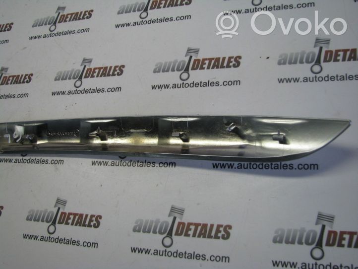 Mercedes-Benz GL X164 Baguette moulure de porte arrière A1647302322