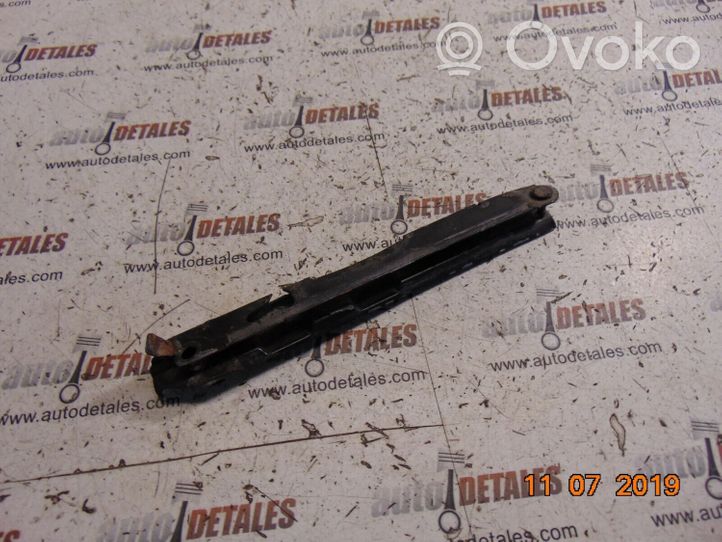 Mercedes-Benz CLS C219 Staffa di rinforzo montaggio del paraurti anteriore A2198800114