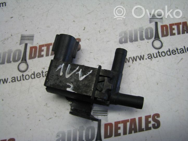 Toyota Avensis Verso Turboahtimen magneettiventtiili 2586028010