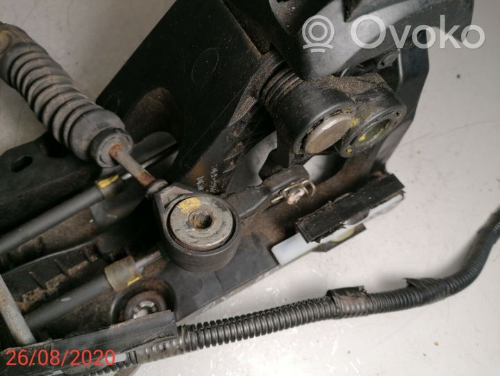 Toyota Avensis T270 Механизм переключения передач (кулиса) (в салоне) 335300511