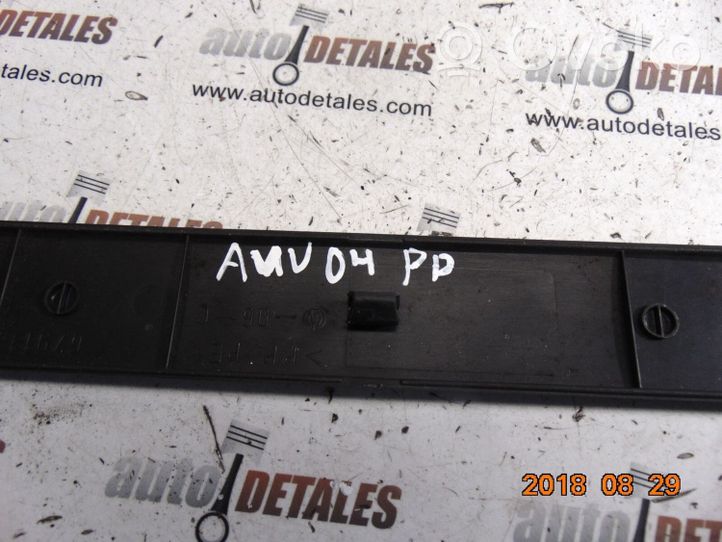 Toyota Avensis Verso Garniture marche-pieds avant 6791144040