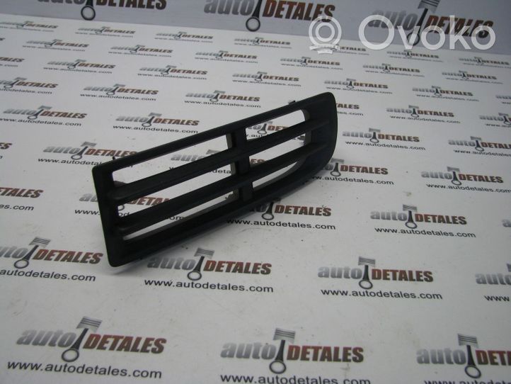 Toyota Avensis Verso Grille antibrouillard avant 