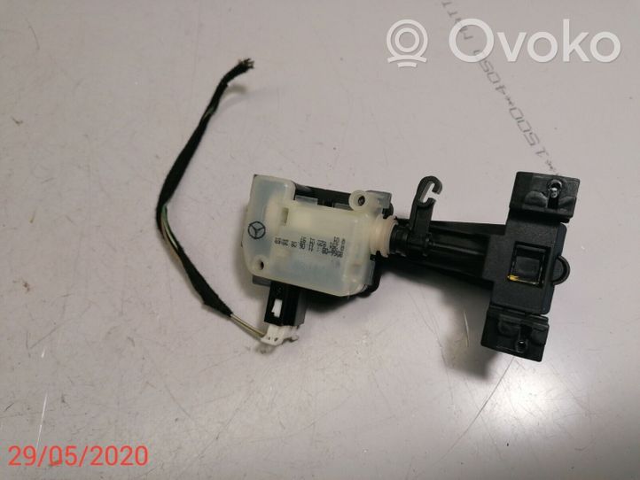 Mercedes-Benz GL X164 Verrouillage du bouchon du réservoir de carburant A2518200197