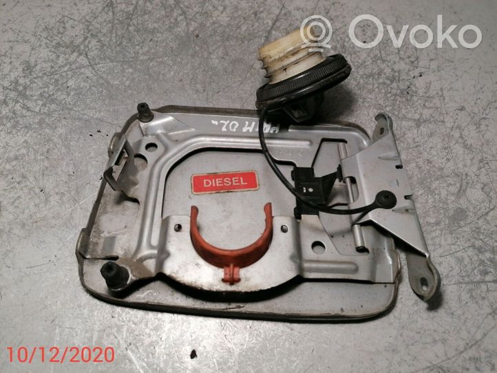 Nissan Primera Sportello del serbatoio del carburante 