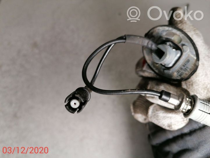 Nissan Primera Radion antenni 28216AV700