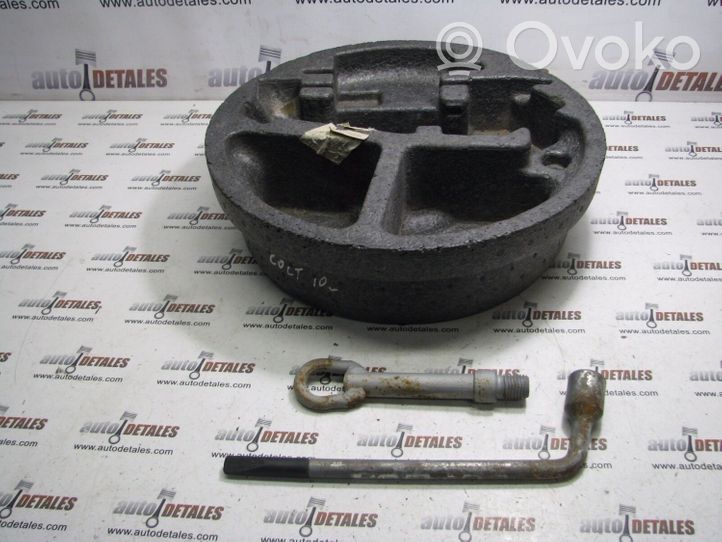 Mitsubishi Colt Instrumentu kaste MN164371