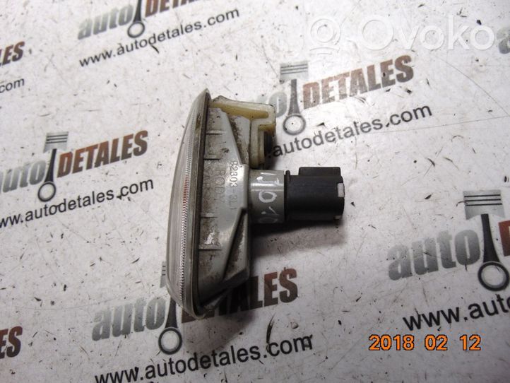 Hyundai i30 Indicatore di direzione del parafango anteriore 92303-3L1