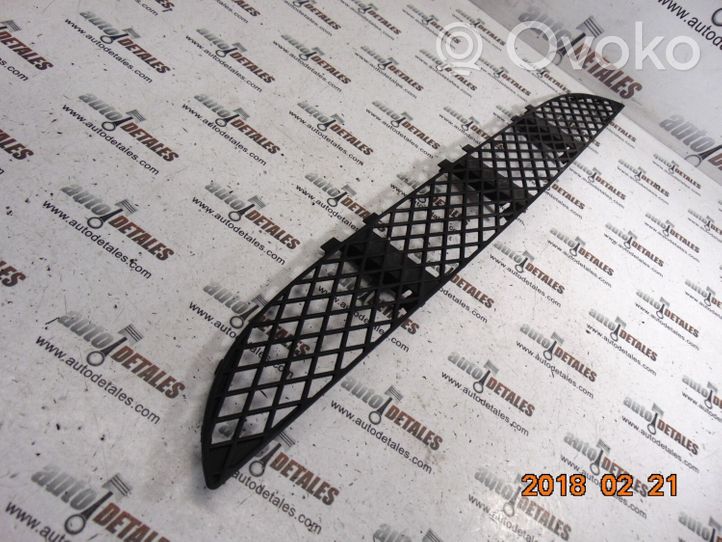 Mercedes-Benz E W210 Grille inférieure de pare-chocs avant A2108850053