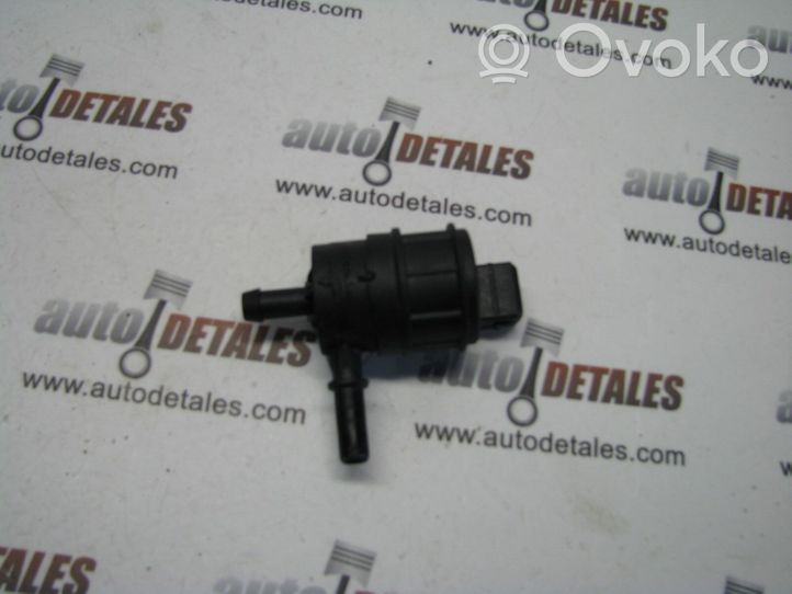 Mercedes-Benz GL X164 Valve vacuum A0004769832