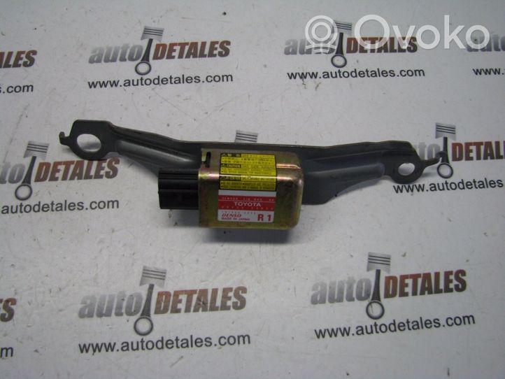 Toyota Camry Sensore d’urto/d'impatto apertura airbag 8983333010